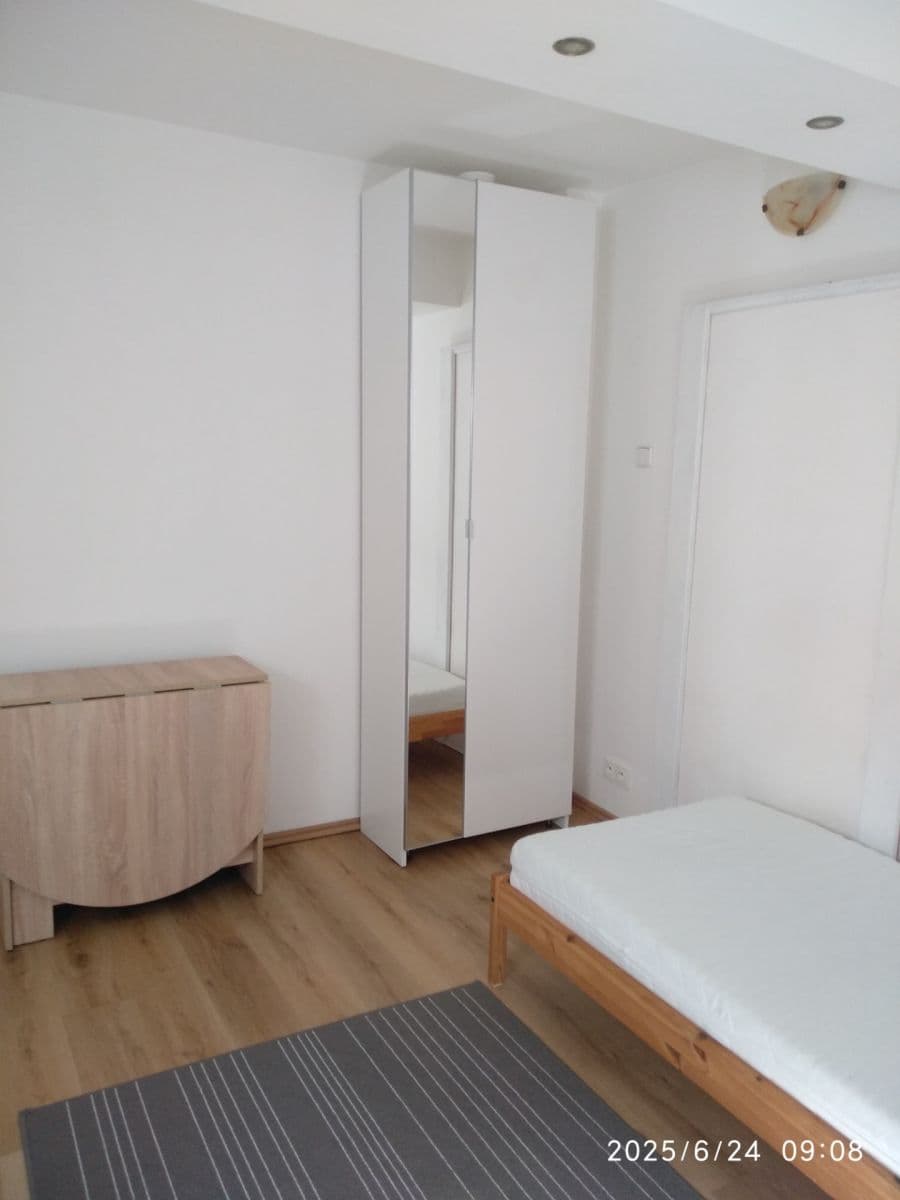 1 bedroom flat to rent, 27 m², K Čestlicům, Prague, Prague 1 bedroom flat to rent, 27 m², K Čestlicům, Prague, Prague