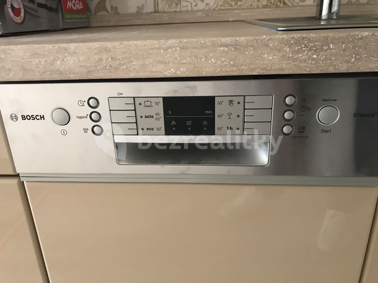 1 bedroom with open-plan kitchen flat to rent, 44 m², K Rovinám, Prague, Prague 1 bedroom with open-plan kitchen flat to rent, 44 m², K Rovinám, Prague, Prague