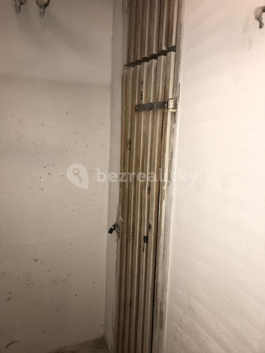 1 bedroom with open-plan kitchen flat to rent, 44 m², K Rovinám, Prague, Prague 1 bedroom with open-plan kitchen flat to rent, 44 m², K Rovinám, Prague, Prague