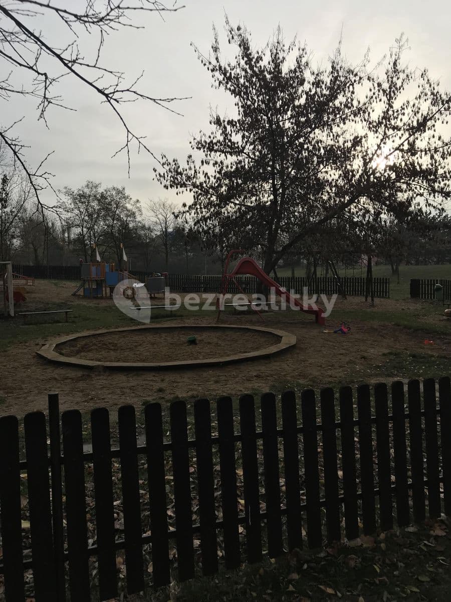 1 bedroom with open-plan kitchen flat to rent, 44 m², K Rovinám, Prague, Prague 1 bedroom with open-plan kitchen flat to rent, 44 m², K Rovinám, Prague, Prague