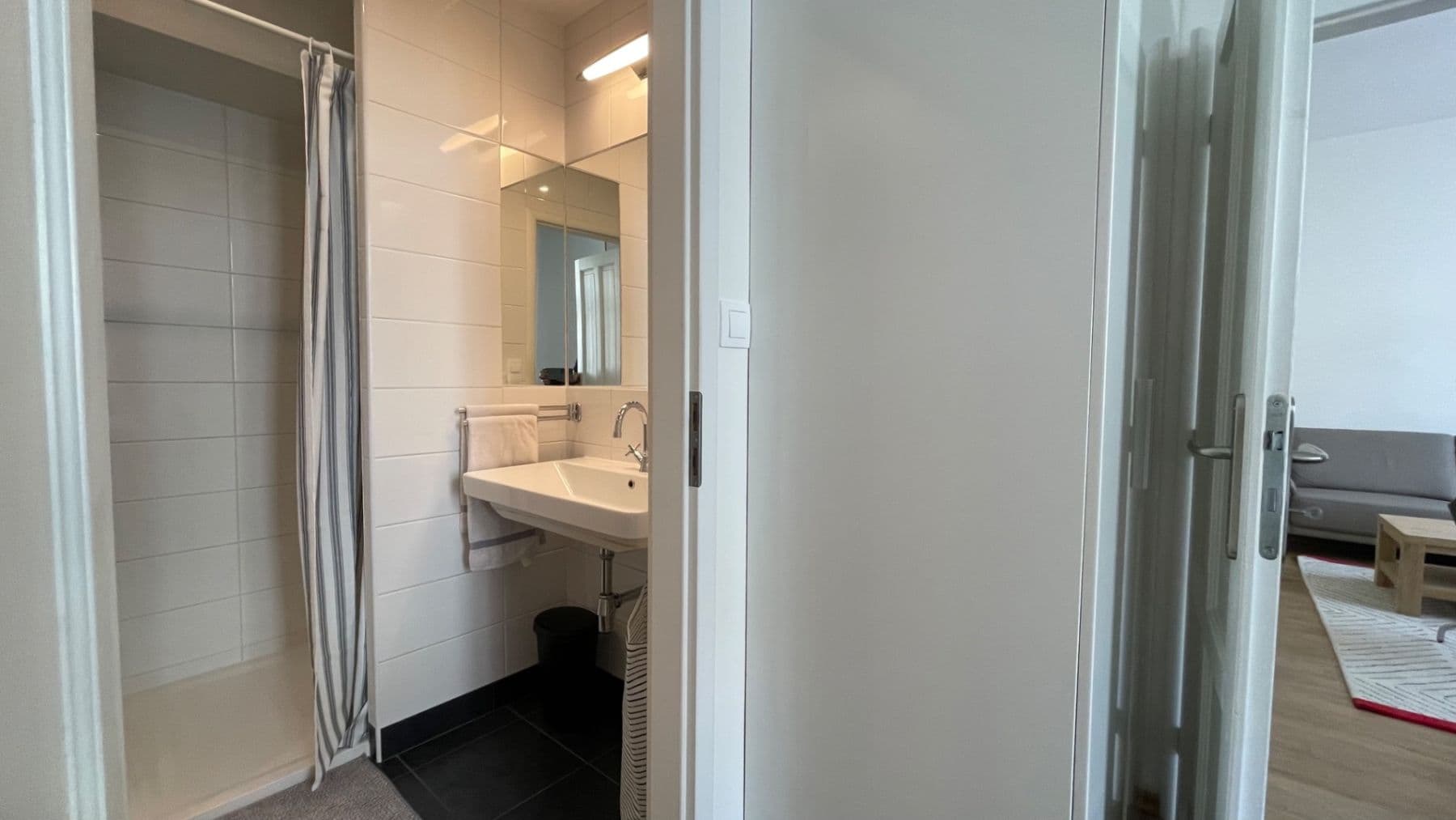 1 bedroom with open-plan kitchen flat to rent, 42 m², Sarajevská, Prague, Prague 1 bedroom with open-plan kitchen flat to rent, 42 m², Sarajevská, Prague, Prague