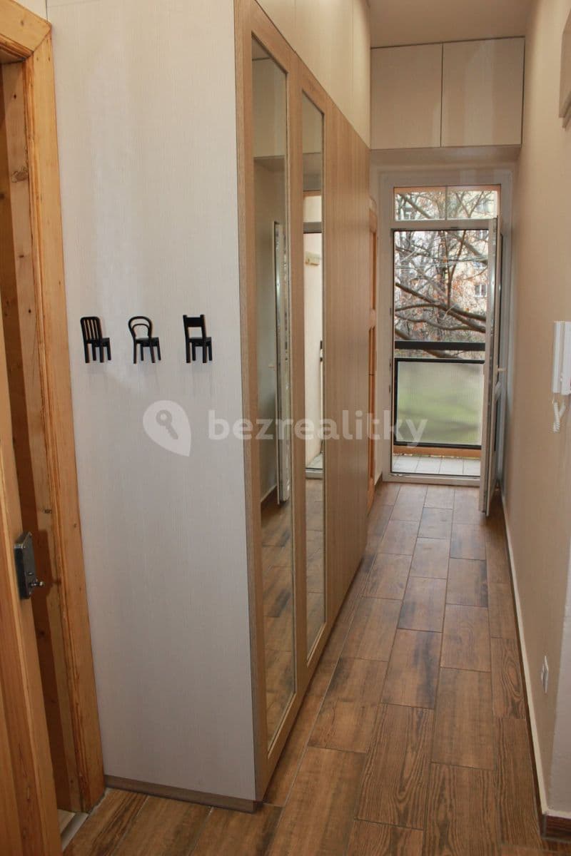 1 bedroom with open-plan kitchen flat to rent, 48 m², V Háji, Prague, Prague 1 bedroom with open-plan kitchen flat to rent, 48 m², V Háji, Prague, Prague