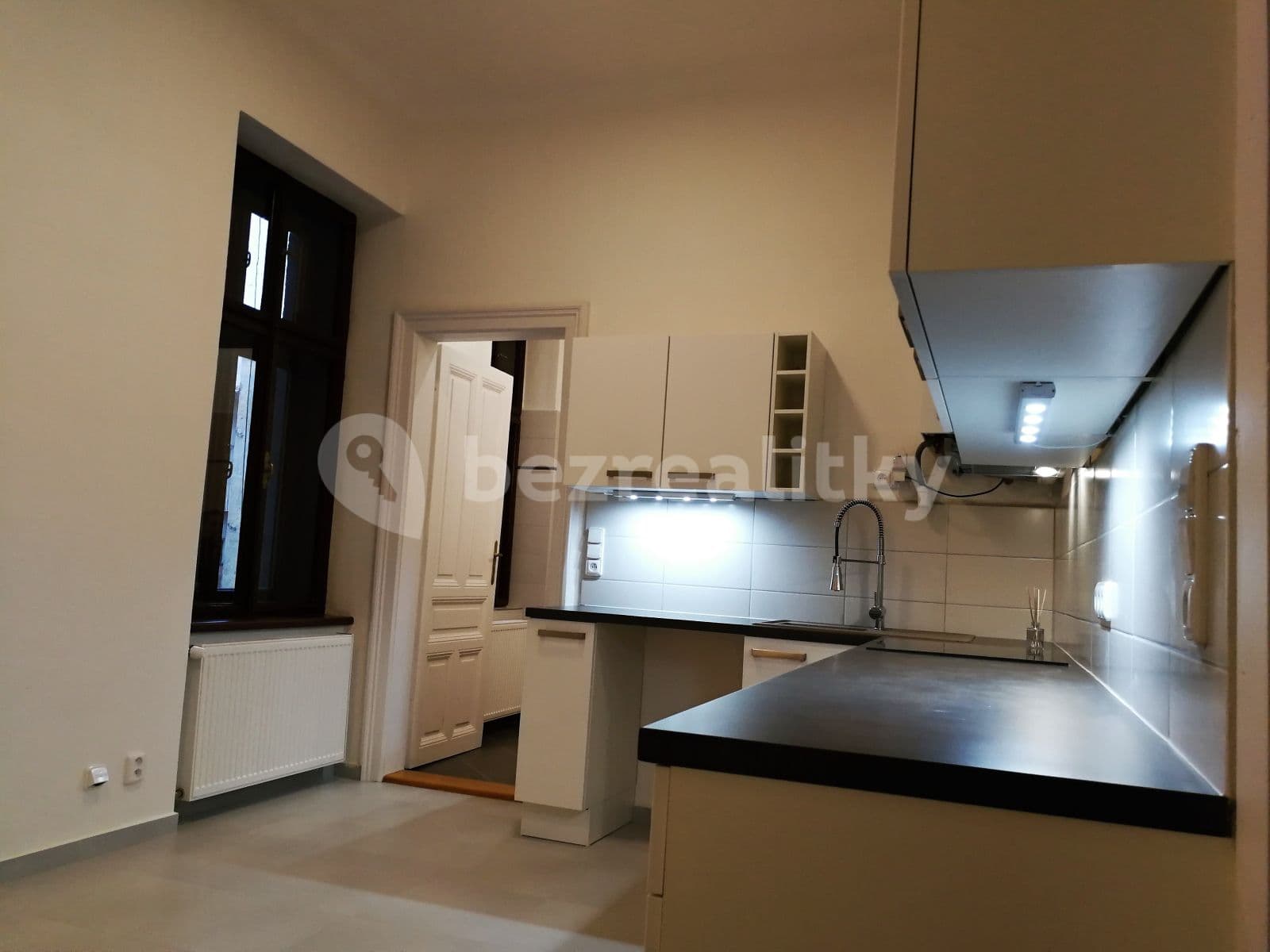 4 bedroom flat to rent, 155 m², třída Svobody, Olomouc, Olomoucký Region 4 bedroom flat to rent, 155 m², třída Svobody, Olomouc, Olomoucký Region