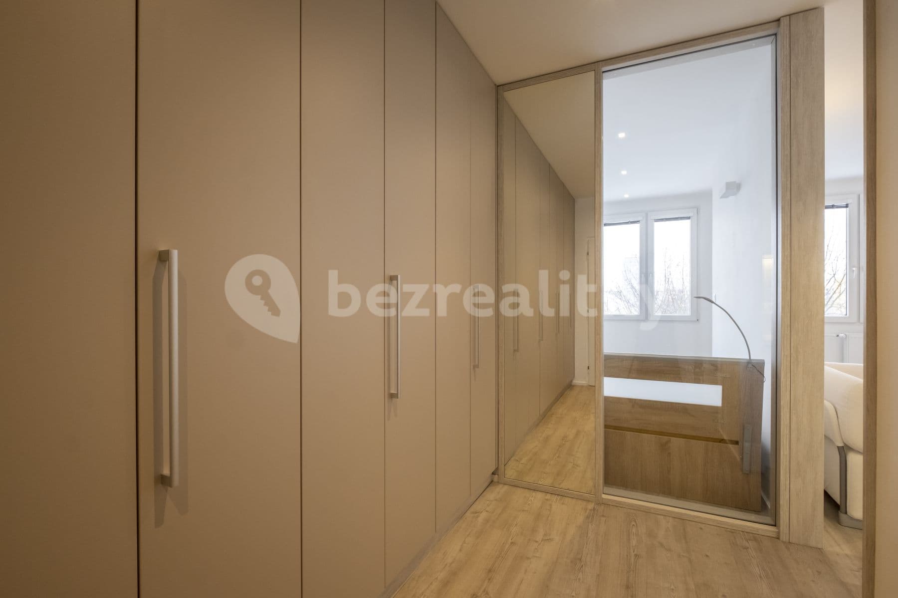 1 bedroom with open-plan kitchen flat to rent, 38 m², Na Strži, Prague, Prague 1 bedroom with open-plan kitchen flat to rent, 38 m², Na Strži, Prague, Prague