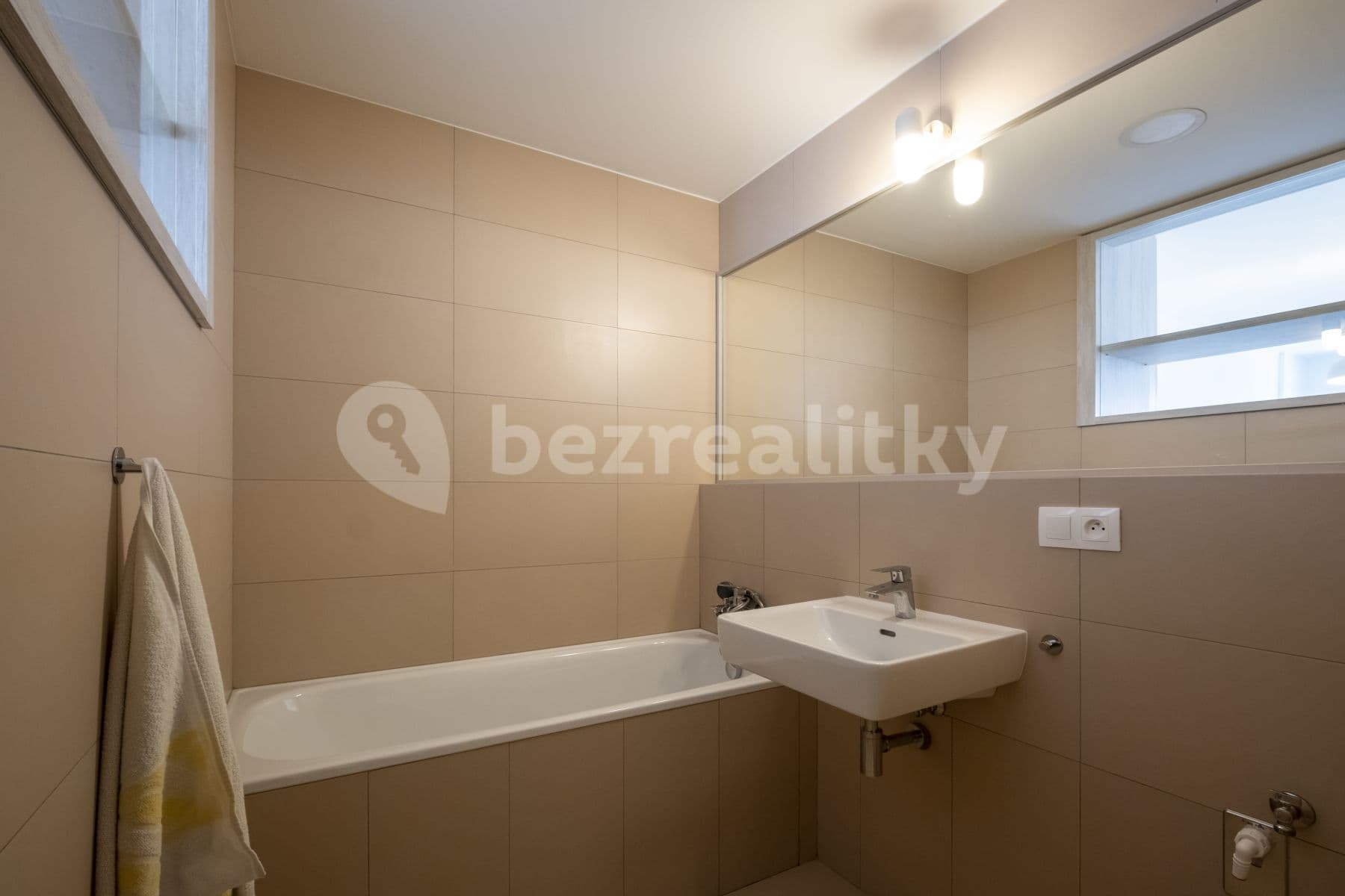 1 bedroom with open-plan kitchen flat to rent, 38 m², Na Strži, Prague, Prague 1 bedroom with open-plan kitchen flat to rent, 38 m², Na Strži, Prague, Prague