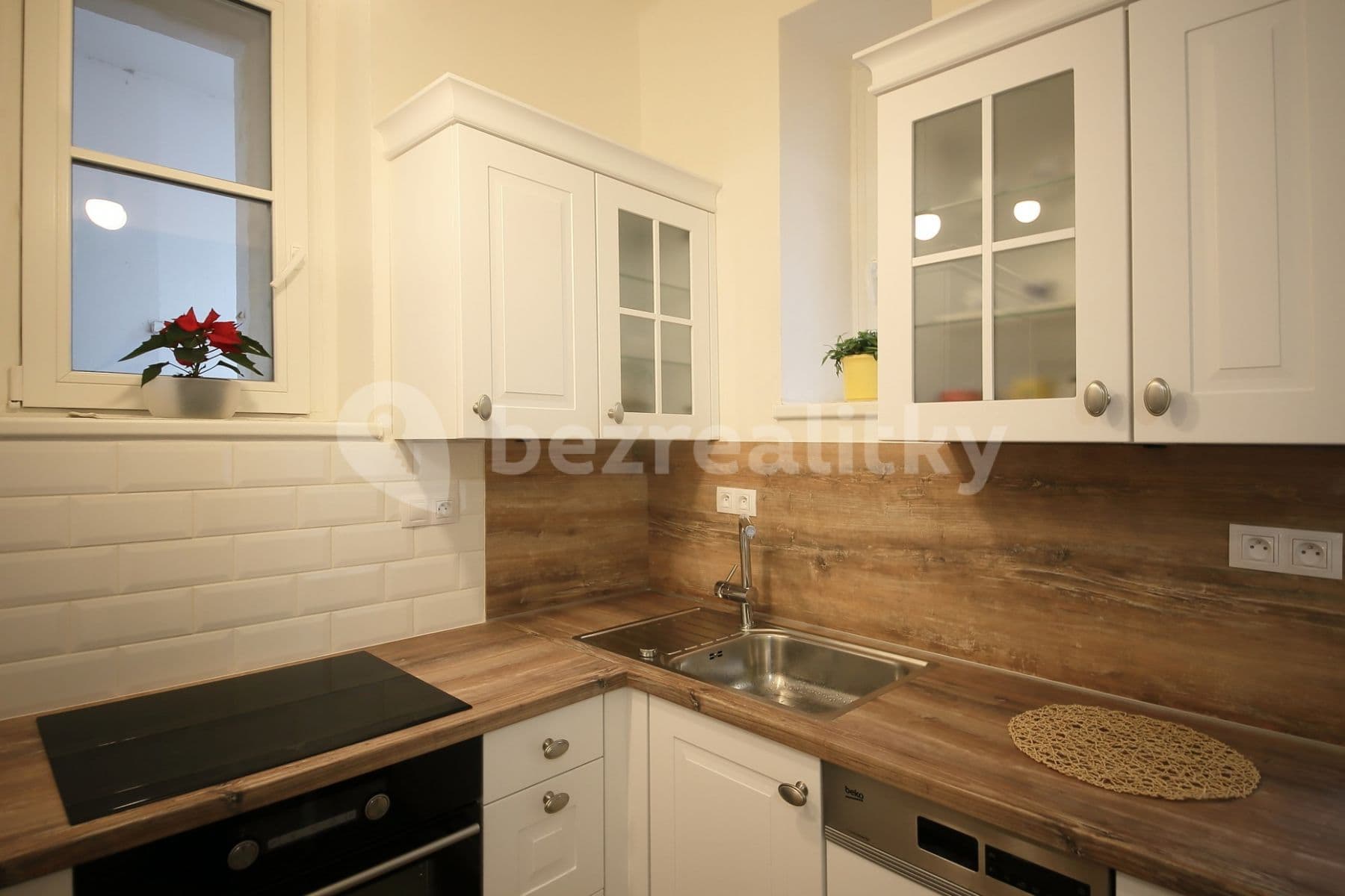 Studio flat to rent, 25 m², Nikolaje Alexejeviče Někrasova, Prague, Prague Studio flat to rent, 25 m², Nikolaje Alexejeviče Někrasova, Prague, Prague