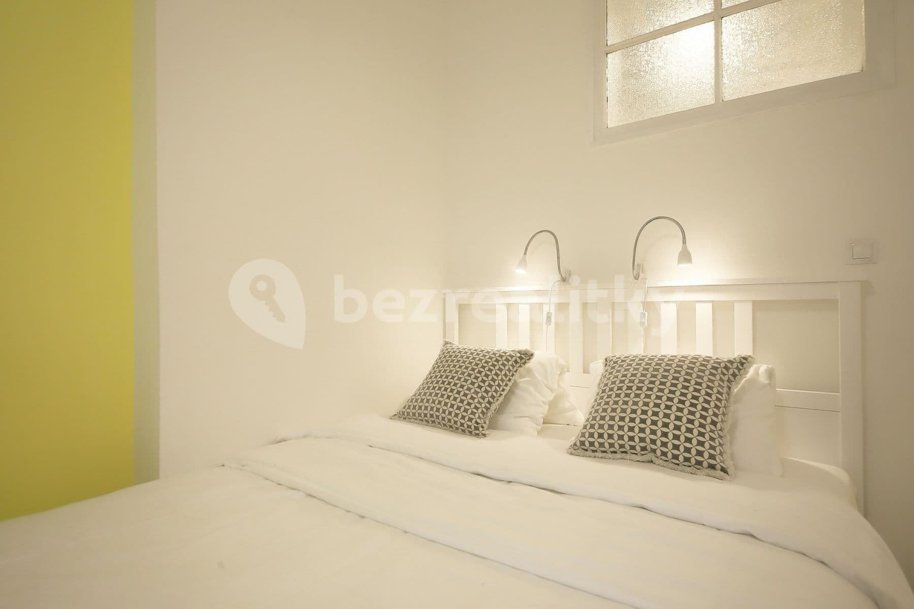 Studio flat to rent, 25 m², Nikolaje Alexejeviče Někrasova, Prague, Prague Studio flat to rent, 25 m², Nikolaje Alexejeviče Někrasova, Prague, Prague