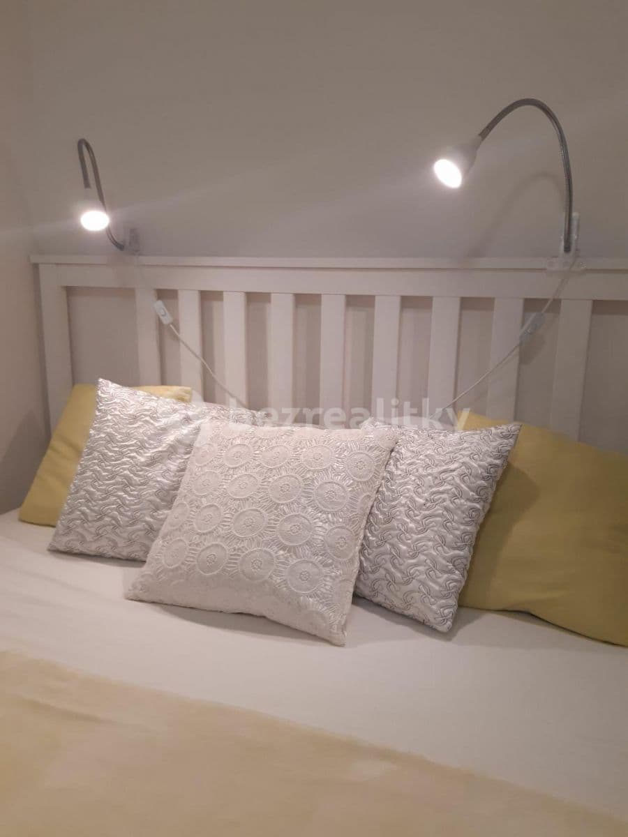 Studio flat to rent, 25 m², Nikolaje Alexejeviče Někrasova, Prague, Prague Studio flat to rent, 25 m², Nikolaje Alexejeviče Někrasova, Prague, Prague