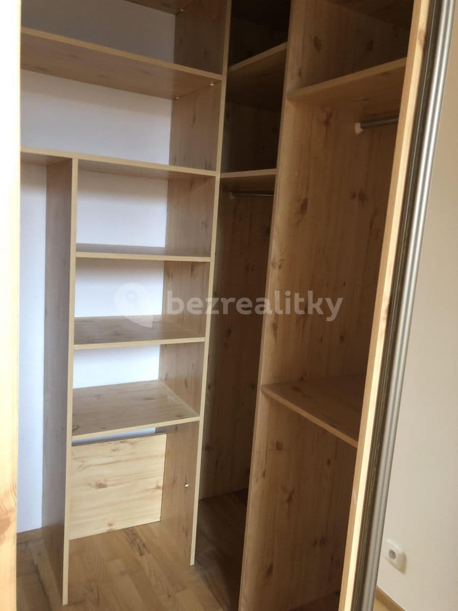 1 bedroom with open-plan kitchen flat to rent, 70 m², Nitranská, Prague, Prague 1 bedroom with open-plan kitchen flat to rent, 70 m², Nitranská, Prague, Prague