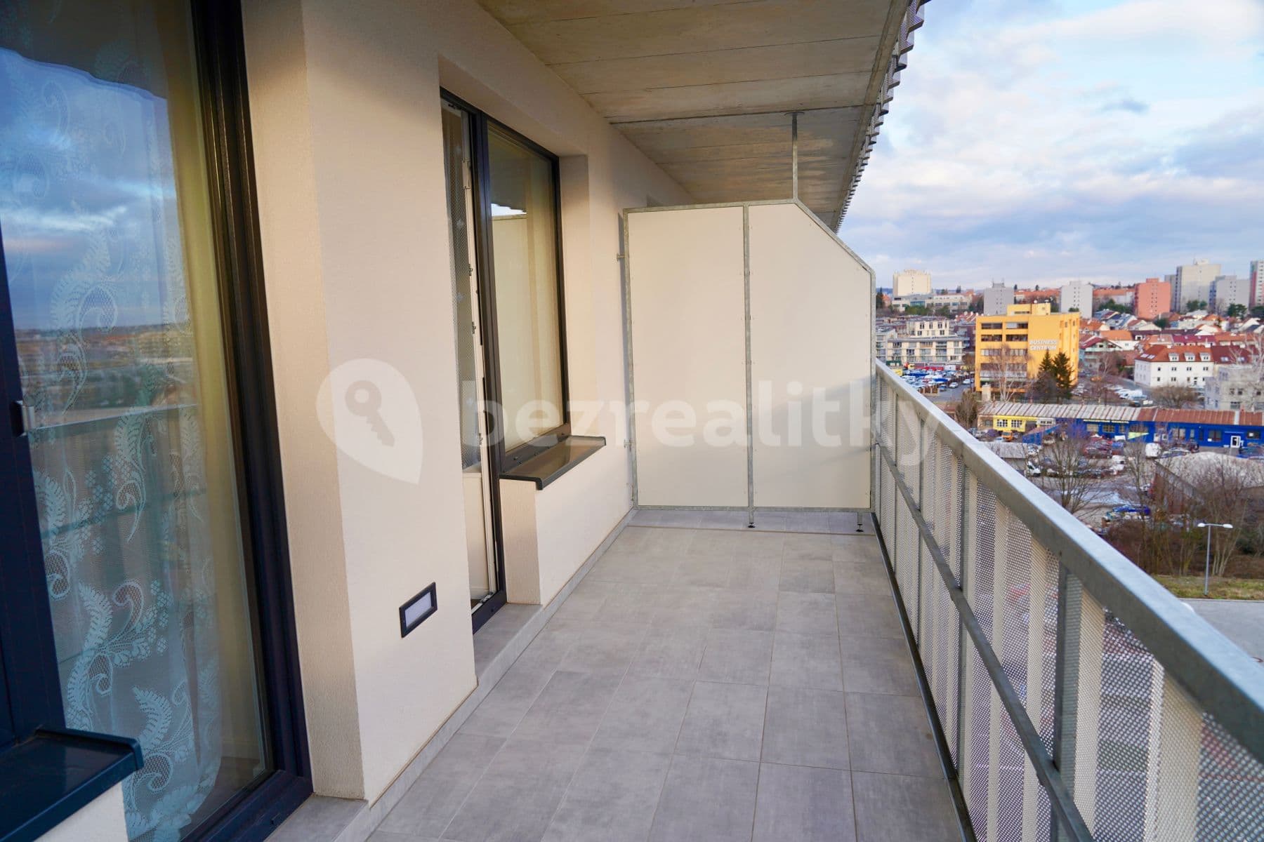 1 bedroom with open-plan kitchen flat to rent, 62 m², Zvěřinova, Prague, Prague 1 bedroom with open-plan kitchen flat to rent, 62 m², Zvěřinova, Prague, Prague