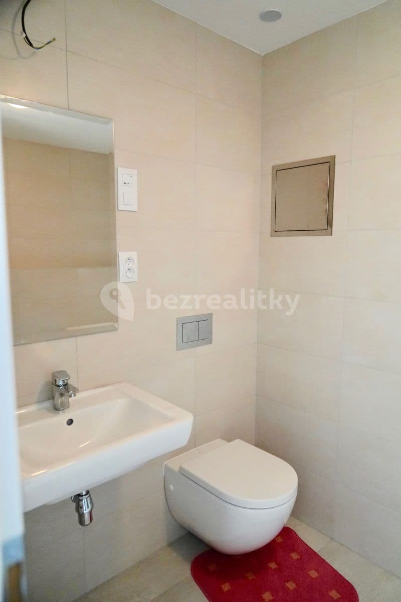 1 bedroom with open-plan kitchen flat to rent, 62 m², Zvěřinova, Prague, Prague 1 bedroom with open-plan kitchen flat to rent, 62 m², Zvěřinova, Prague, Prague