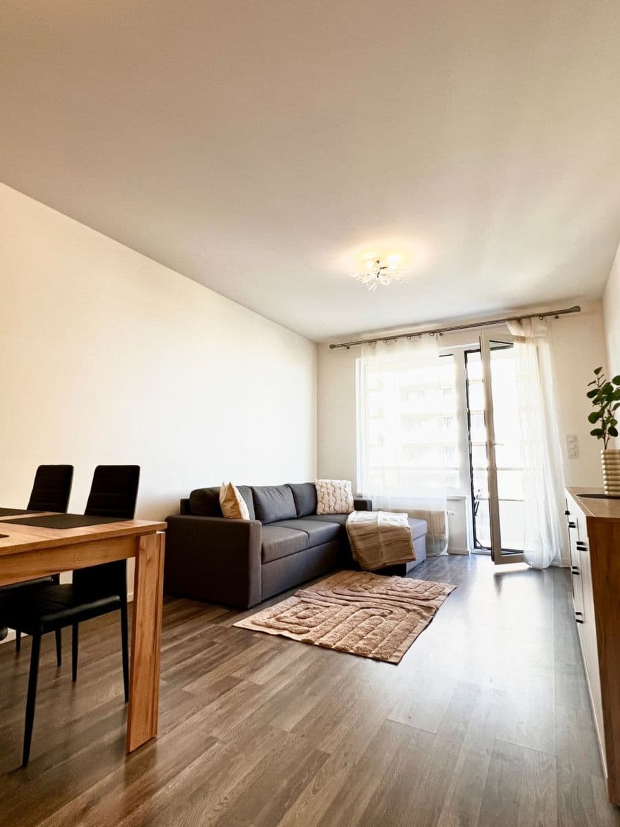 1 bedroom with open-plan kitchen flat to rent, 62 m², Zvěřinova, Prague, Prague 1 bedroom with open-plan kitchen flat to rent, 62 m², Zvěřinova, Prague, Prague