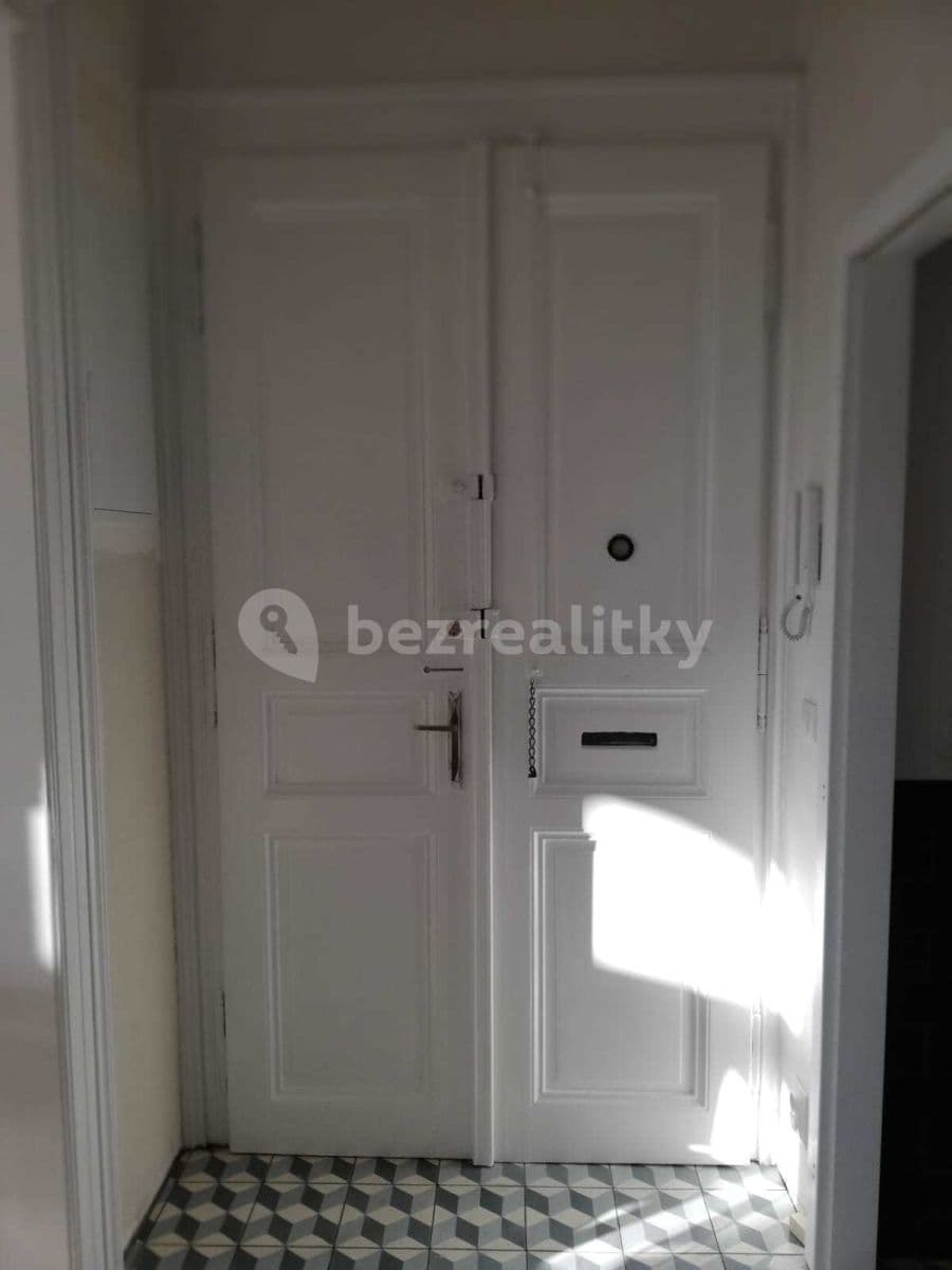 3 bedroom with open-plan kitchen flat to rent, 93 m², Ostrovského, Prague, Prague 3 bedroom with open-plan kitchen flat to rent, 93 m², Ostrovského, Prague, Prague