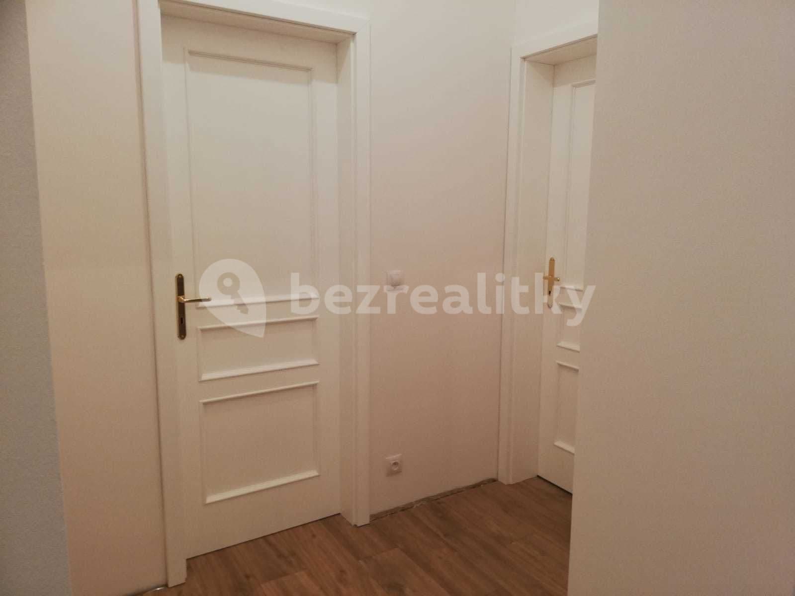 3 bedroom with open-plan kitchen flat to rent, 93 m², Ostrovského, Prague, Prague 3 bedroom with open-plan kitchen flat to rent, 93 m², Ostrovského, Prague, Prague