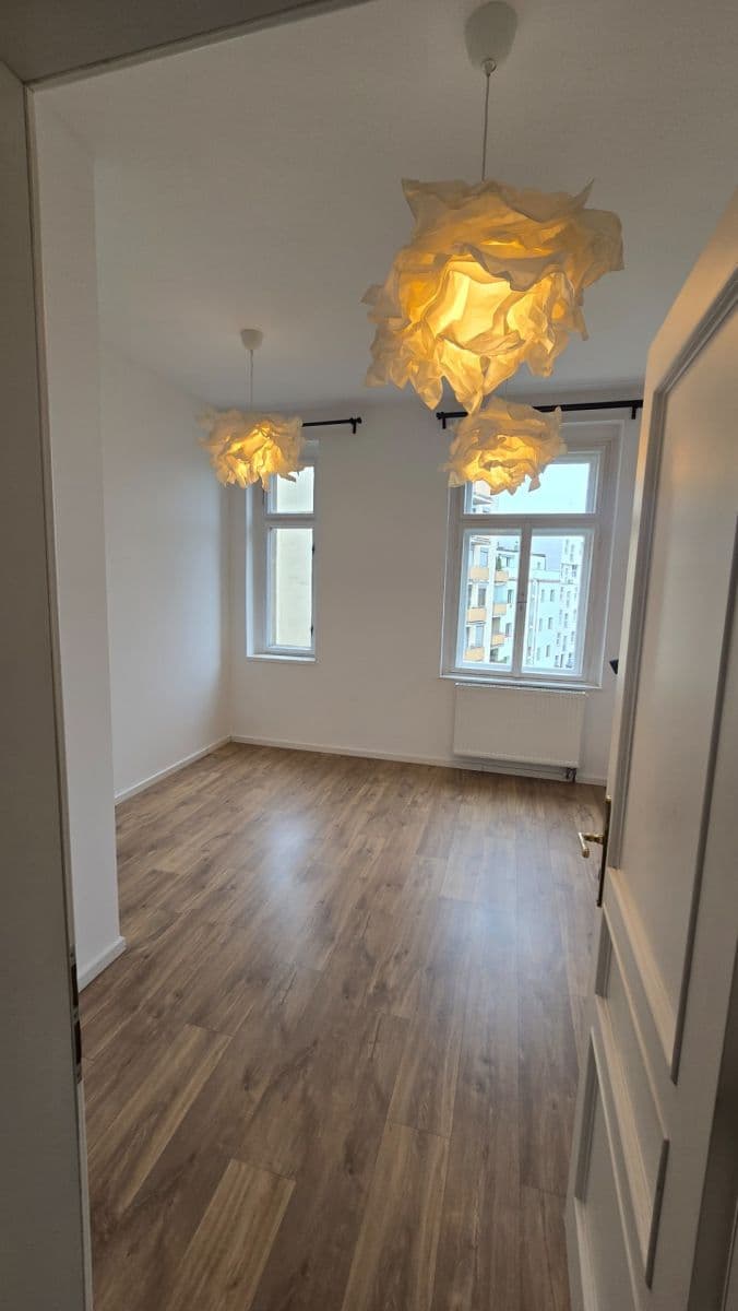 3 bedroom with open-plan kitchen flat to rent, 93 m², Ostrovského, Prague, Prague 3 bedroom with open-plan kitchen flat to rent, 93 m², Ostrovského, Prague, Prague