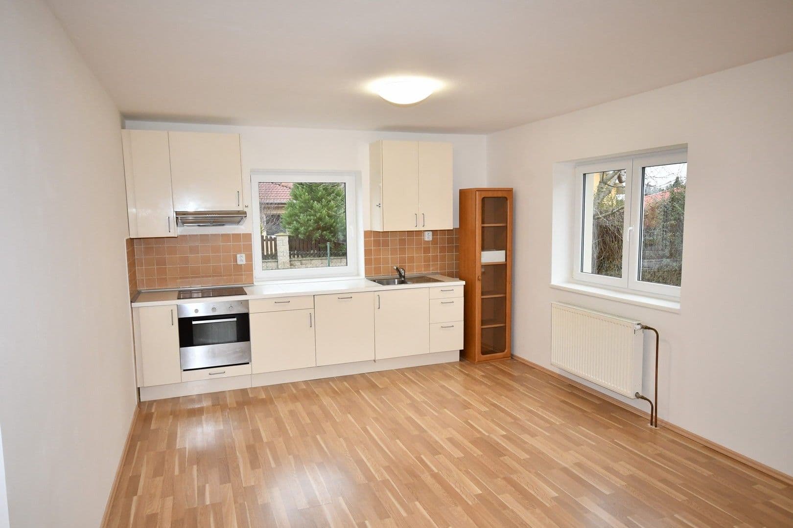 house to rent, 200 m², Seifertova, Velké Přílepy, Středočeský Region house to rent, 200 m², Seifertova, Velké Přílepy, Středočeský Region