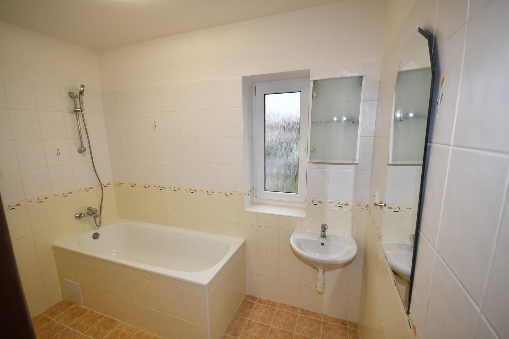 house to rent, 200 m², Seifertova, Velké Přílepy, Středočeský Region house to rent, 200 m², Seifertova, Velké Přílepy, Středočeský Region