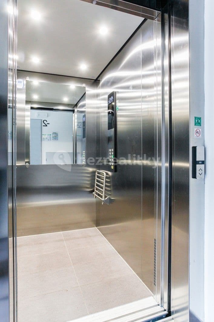 1 bedroom with open-plan kitchen flat to rent, 40 m², Pod dvorem, Prague, Prague 1 bedroom with open-plan kitchen flat to rent, 40 m², Pod dvorem, Prague, Prague