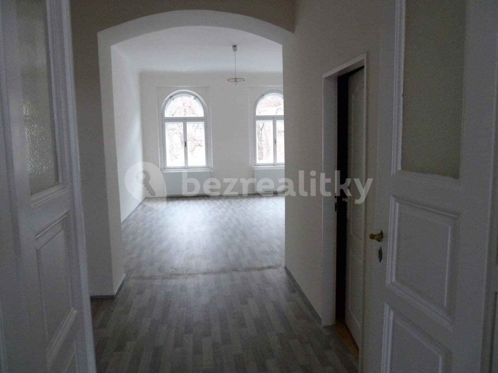 1 bedroom with open-plan kitchen flat to rent, 60 m², Holečkova, Prague, Prague 1 bedroom with open-plan kitchen flat to rent, 60 m², Holečkova, Prague, Prague