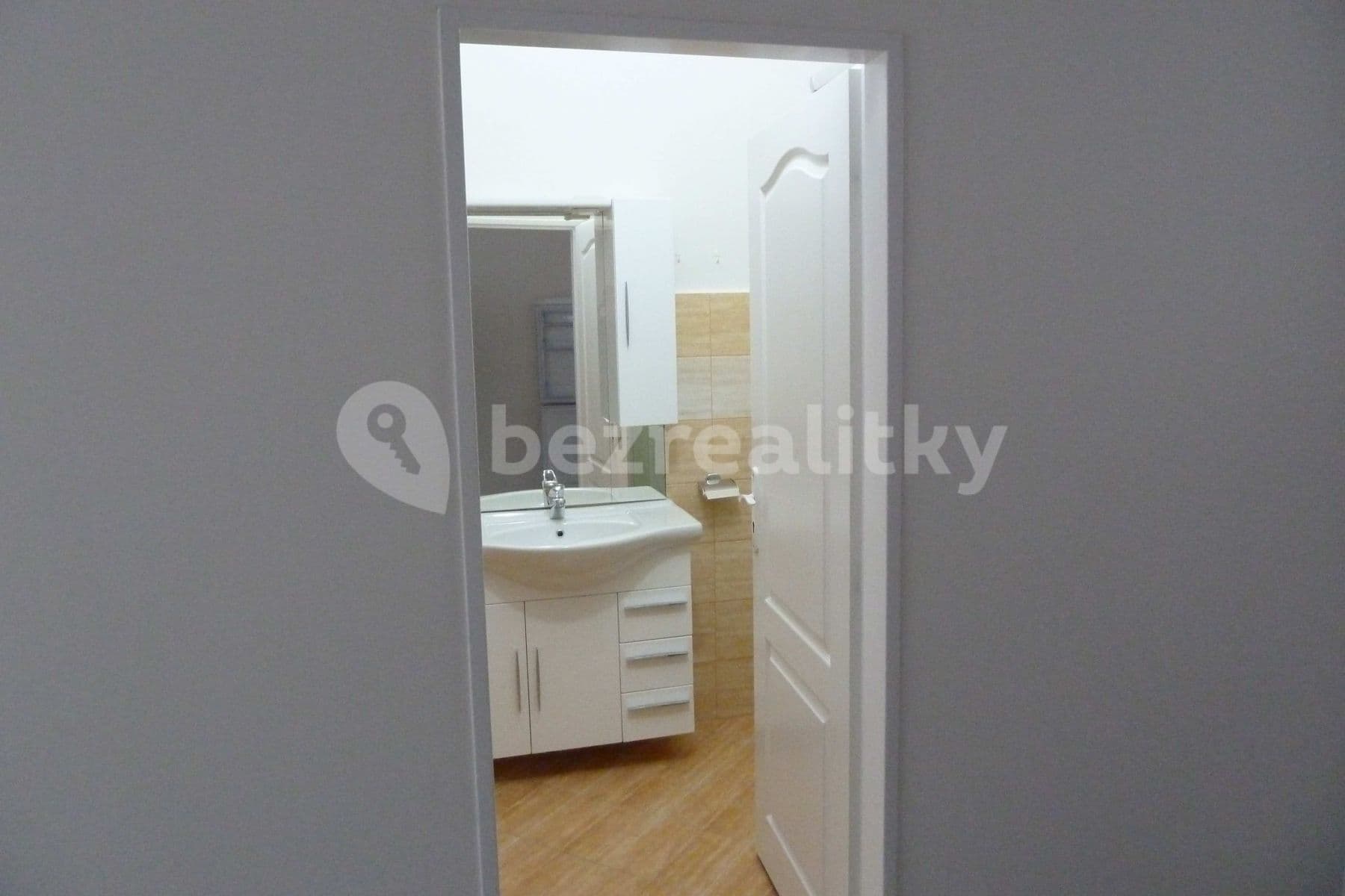 1 bedroom with open-plan kitchen flat to rent, 60 m², Holečkova, Prague, Prague 1 bedroom with open-plan kitchen flat to rent, 60 m², Holečkova, Prague, Prague