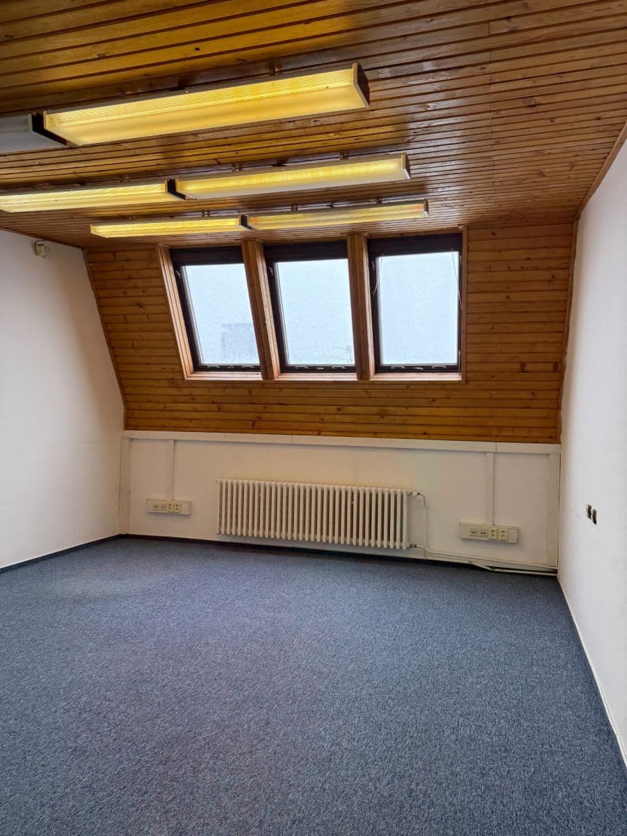 office to rent, 26 m², Školní, Chomutov, Ústecký Region office to rent, 26 m², Školní, Chomutov, Ústecký Region