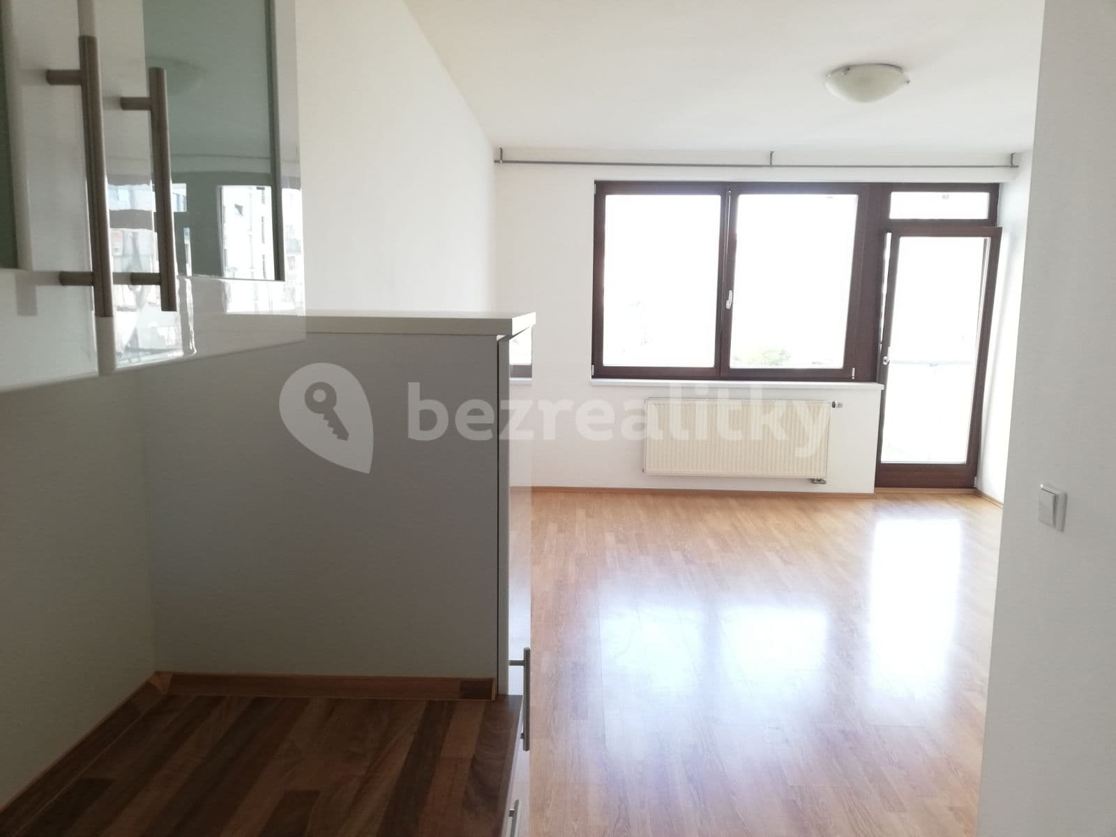 1 bedroom with open-plan kitchen flat to rent, 55 m², Osadní, Prague, Prague 1 bedroom with open-plan kitchen flat to rent, 55 m², Osadní, Prague, Prague