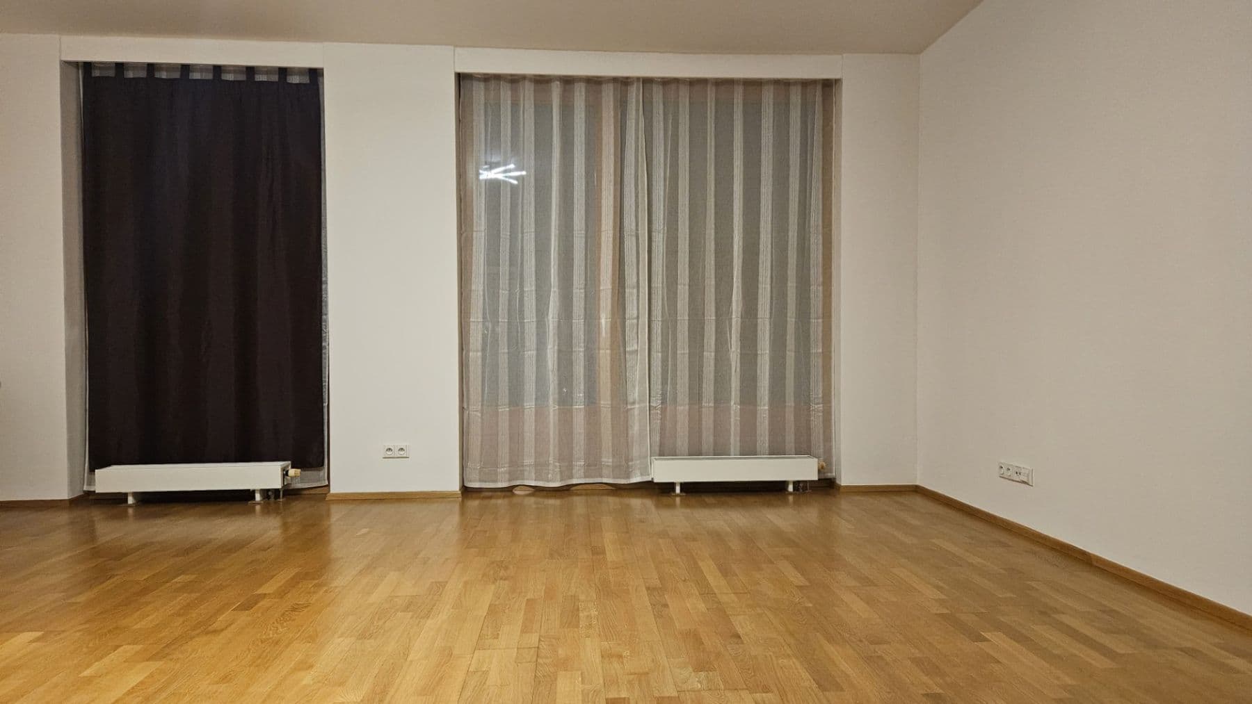 Studio flat to rent, 47 m², Jeseniova, Prague, Prague Studio flat to rent, 47 m², Jeseniova, Prague, Prague