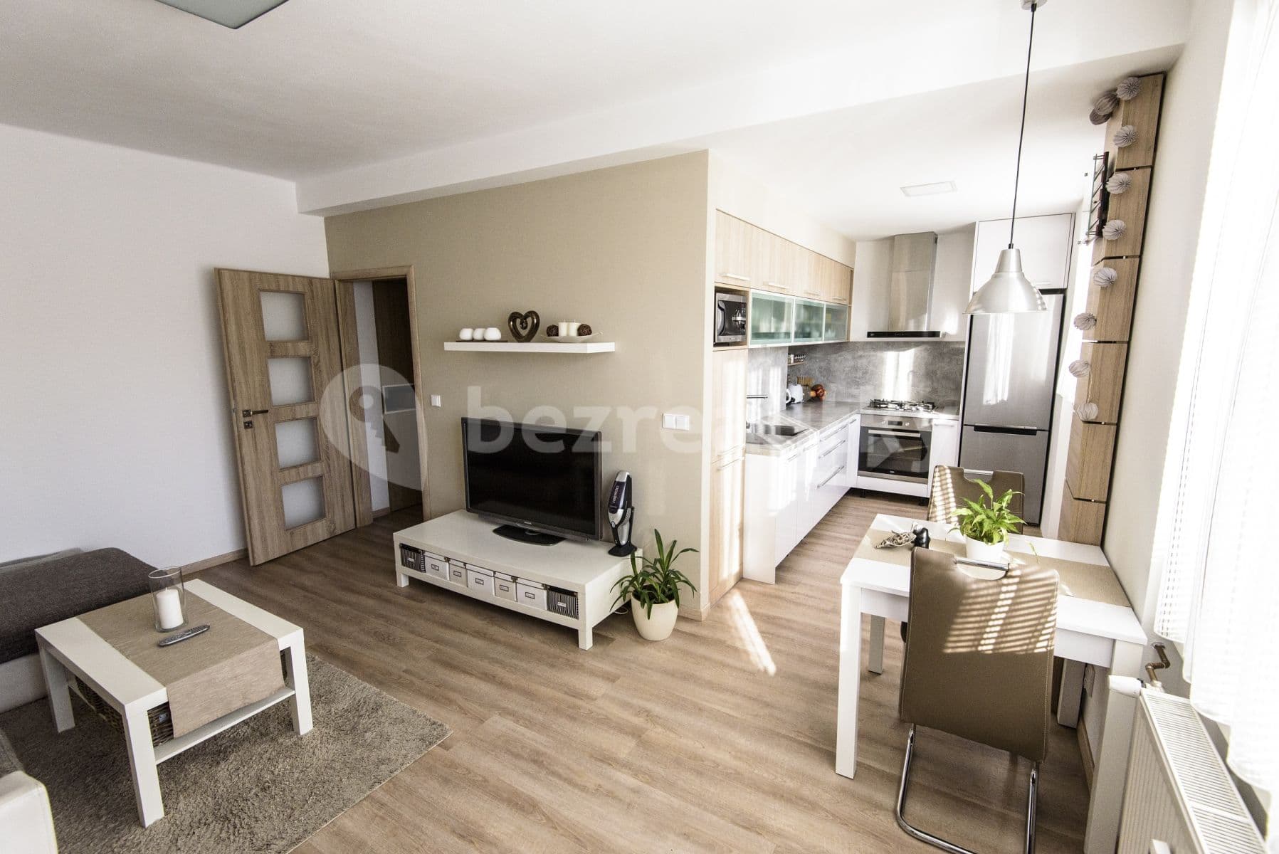 1 bedroom with open-plan kitchen flat to rent, 51 m², Okružní, Příbram, Středočeský Region 1 bedroom with open-plan kitchen flat to rent, 51 m², Okružní, Příbram, Středočeský Region