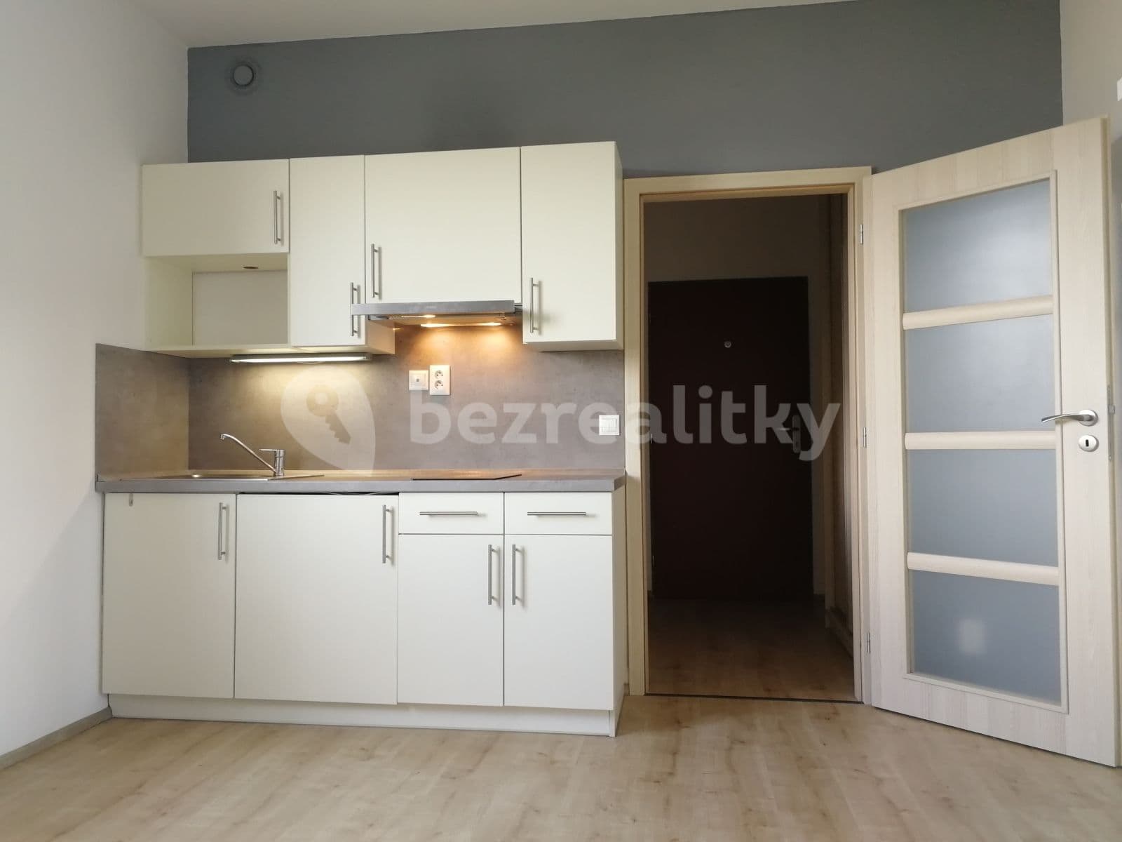 Studio flat to rent, 24 m², Freyova, Prague, Prague Studio flat to rent, 24 m², Freyova, Prague, Prague