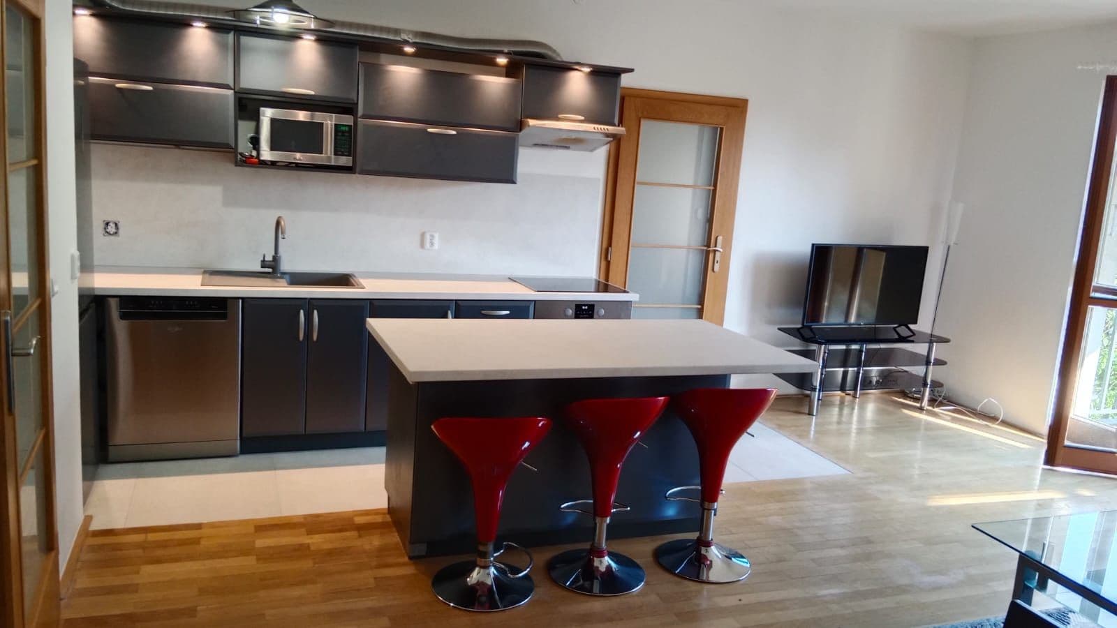 1 bedroom with open-plan kitchen flat to rent, 56 m², Trojská, Prague, Prague 1 bedroom with open-plan kitchen flat to rent, 56 m², Trojská, Prague, Prague