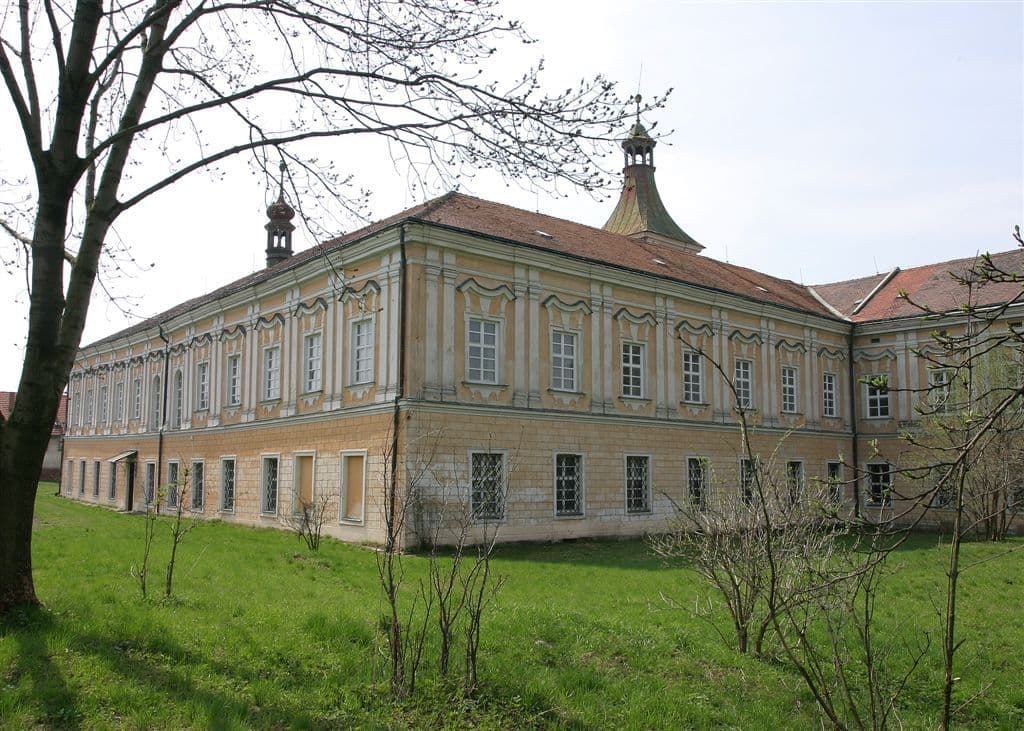 non-residential property for sale, 9,800 m², Přestavlky, Přestavlky, Olomoucký Region non-residential property for sale, 9,800 m², Přestavlky, Přestavlky, Olomoucký Region