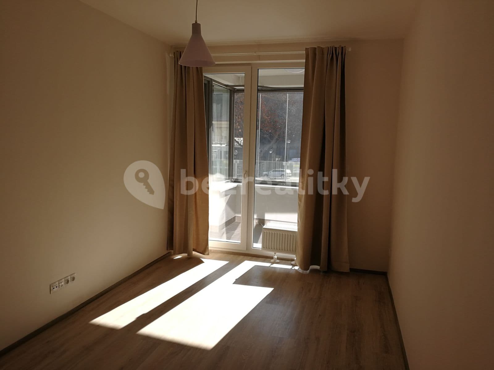1 bedroom with open-plan kitchen flat to rent, 60 m², Pod Radnicí, Prague, Prague
