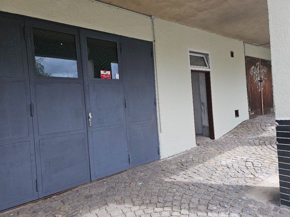 garage to rent, 90 m², Za Hládkovem, Prague, Prague garage to rent, 90 m², Za Hládkovem, Prague, Prague