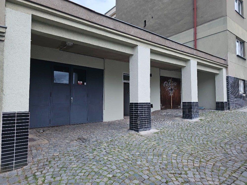 garage to rent, 90 m², Za Hládkovem, Prague, Prague garage to rent, 90 m², Za Hládkovem, Prague, Prague
