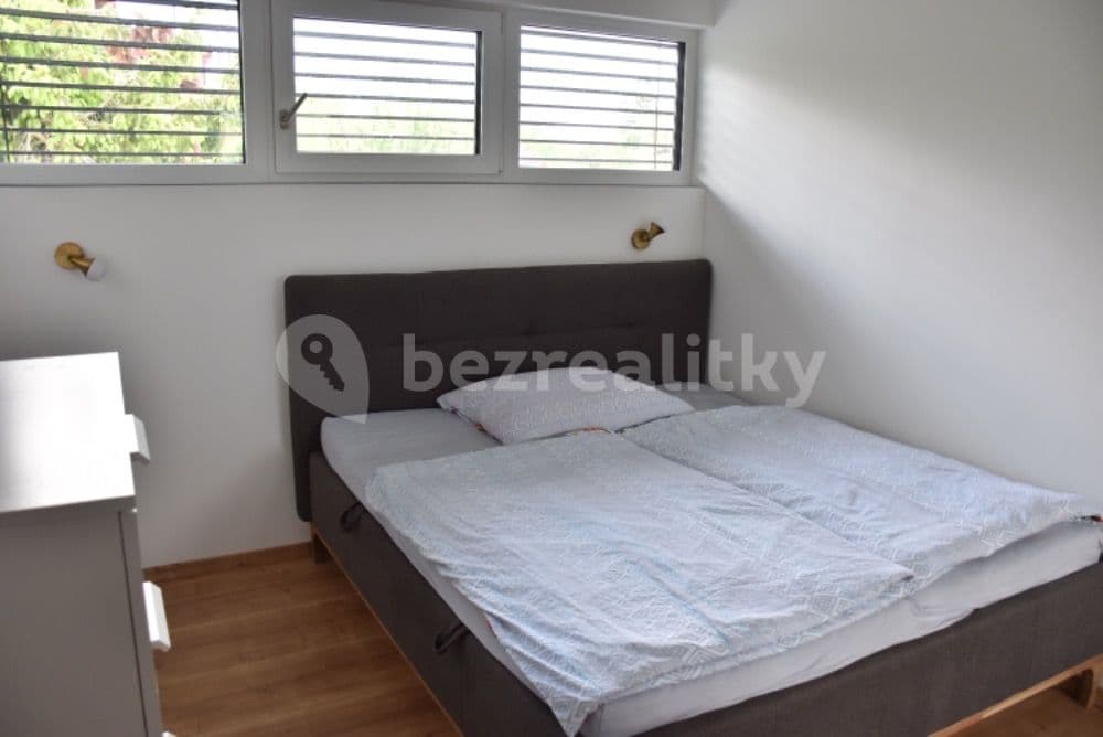 1 bedroom with open-plan kitchen flat to rent, 73 m², Josefa Houdka, Prague, Prague 1 bedroom with open-plan kitchen flat to rent, 73 m², Josefa Houdka, Prague, Prague