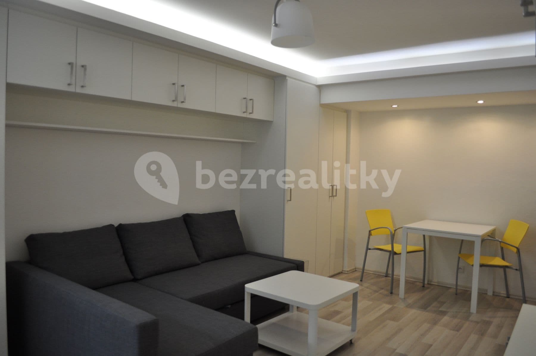 Studio flat to rent, 25 m², Bajkalská, Prague, Prague Studio flat to rent, 25 m², Bajkalská, Prague, Prague