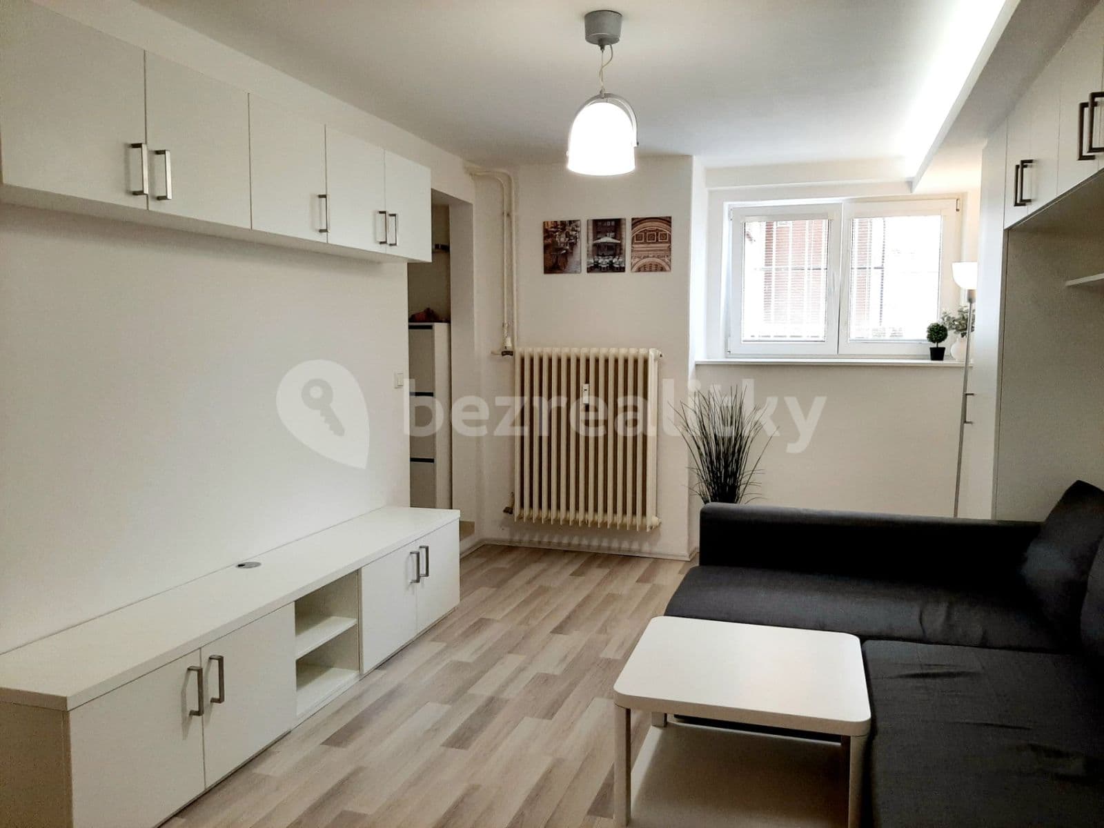 Studio flat to rent, 25 m², Bajkalská, Prague, Prague Studio flat to rent, 25 m², Bajkalská, Prague, Prague