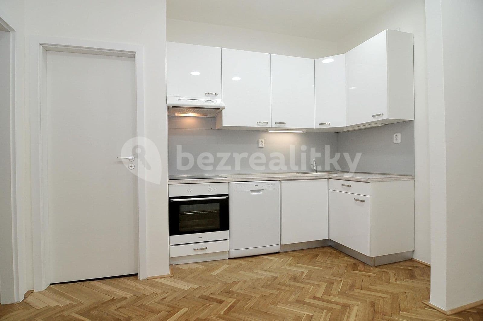 3 bedroom flat to rent, 89 m², Přístavní, Prague, Prague 3 bedroom flat to rent, 89 m², Přístavní, Prague, Prague