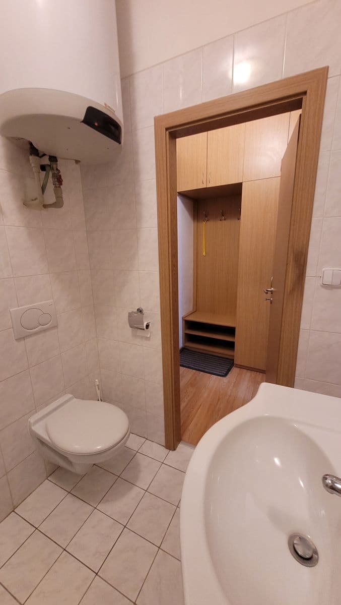 Studio flat to rent, 25 m², Veletržní, Prague, Prague Studio flat to rent, 25 m², Veletržní, Prague, Prague