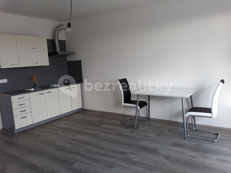 Studio flat to rent, 38 m², Zelnice II, Slavkov u Brna, Jihomoravský Region Studio flat to rent, 38 m², Zelnice II, Slavkov u Brna, Jihomoravský Region