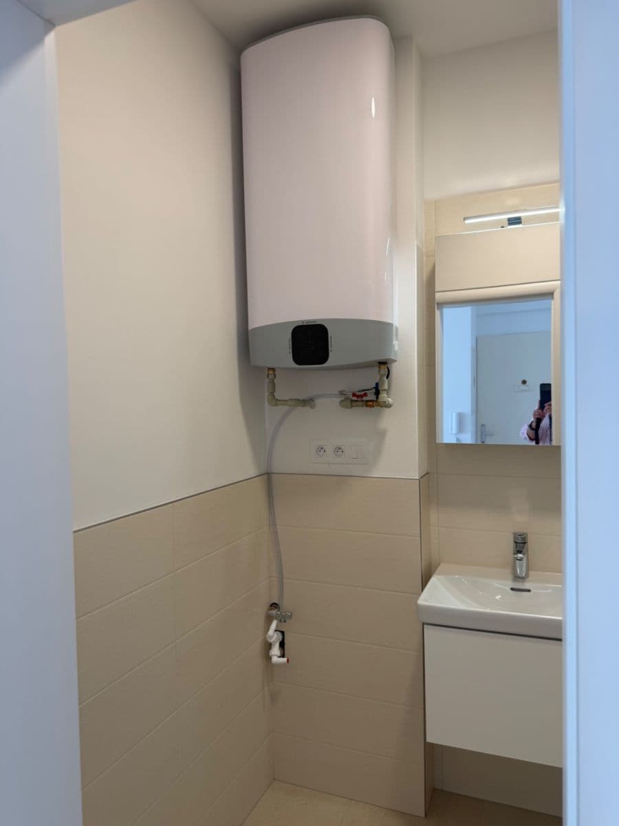 Studio flat to rent, 28 m², Vrázova, Prague, Prague Studio flat to rent, 28 m², Vrázova, Prague, Prague