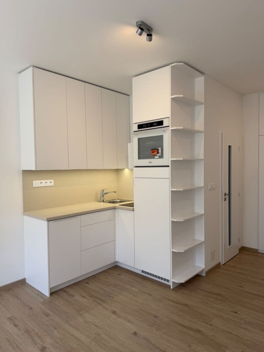 Studio flat to rent, 28 m², Vrázova, Prague, Prague Studio flat to rent, 28 m², Vrázova, Prague, Prague
