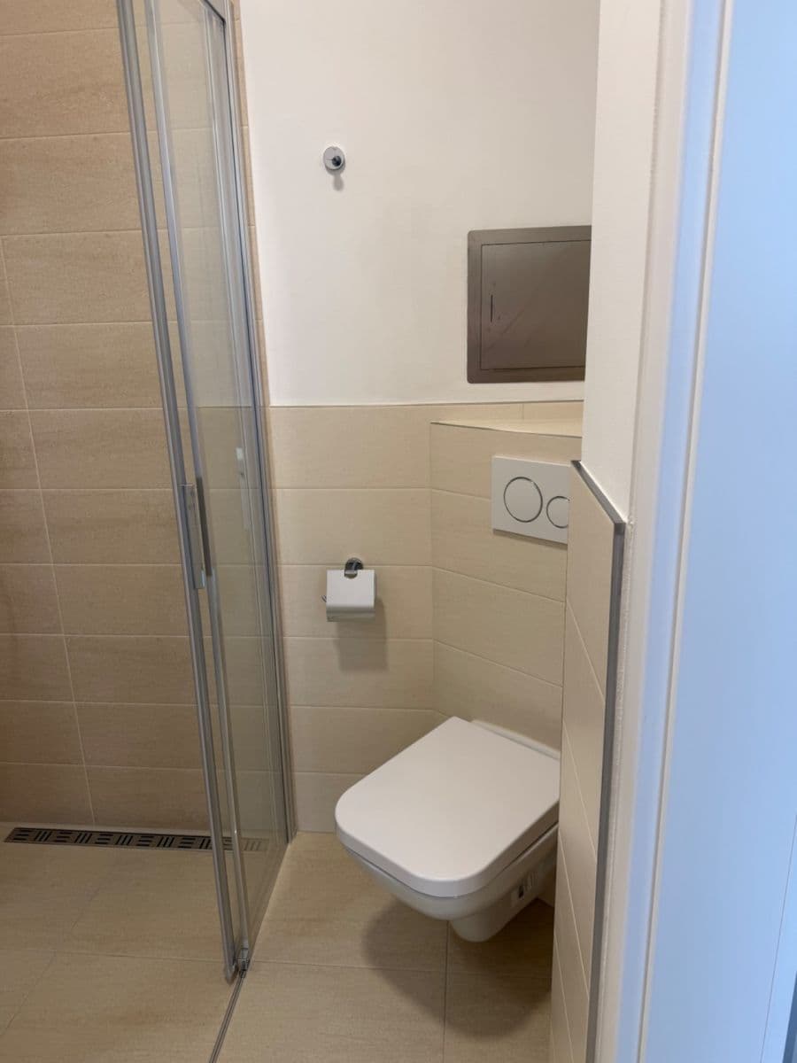 Studio flat to rent, 28 m², Vrázova, Prague, Prague Studio flat to rent, 28 m², Vrázova, Prague, Prague