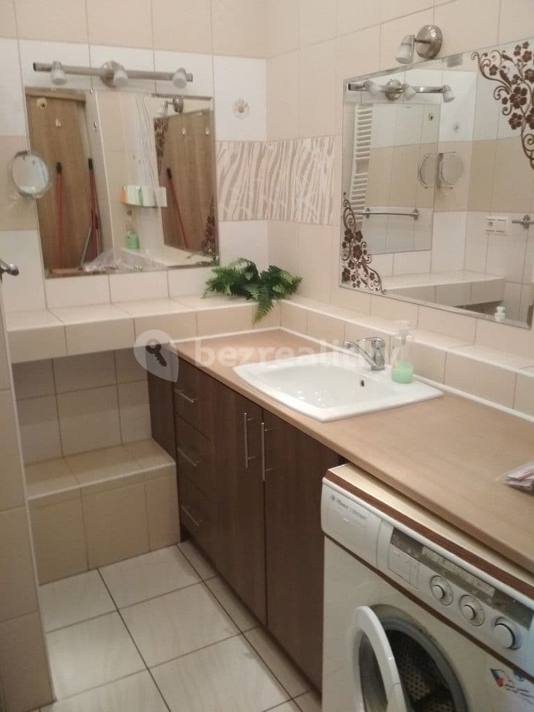 1 bedroom with open-plan kitchen flat to rent, 68 m², Obecní, Brno, Jihomoravský Region 1 bedroom with open-plan kitchen flat to rent, 68 m², Obecní, Brno, Jihomoravský Region