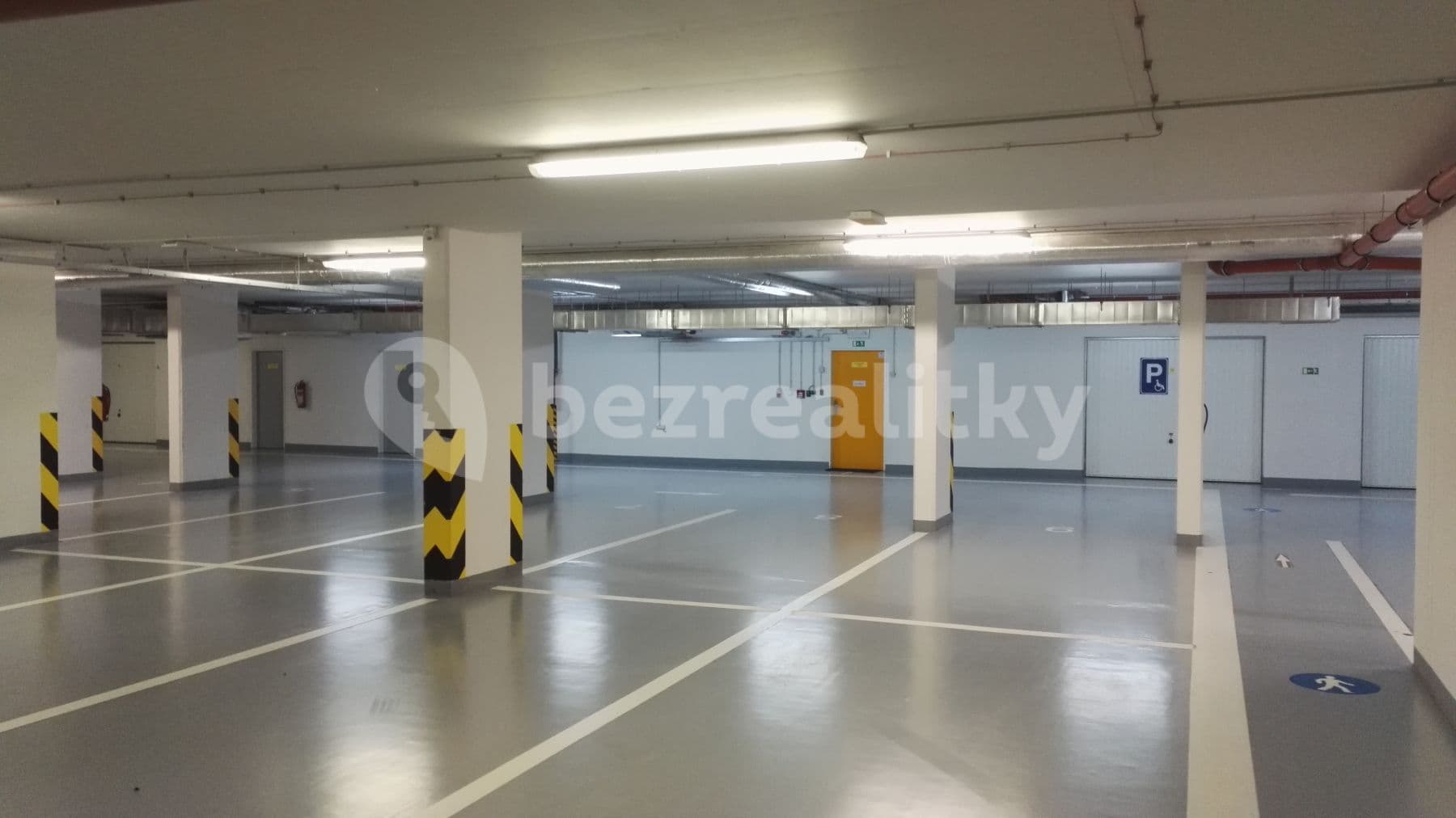 3 bedroom with open-plan kitchen flat to rent, 172 m², Milotická, Prague, Prague 3 bedroom with open-plan kitchen flat to rent, 172 m², Milotická, Prague, Prague