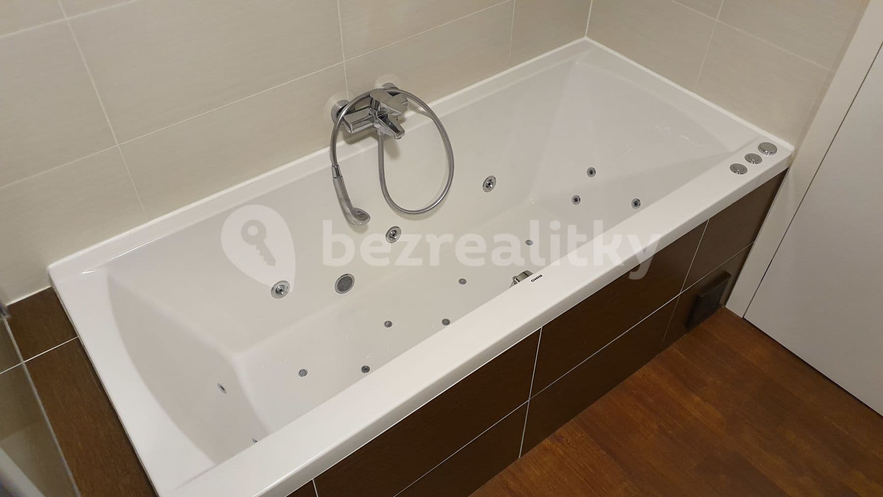 3 bedroom with open-plan kitchen flat to rent, 172 m², Milotická, Prague, Prague 3 bedroom with open-plan kitchen flat to rent, 172 m², Milotická, Prague, Prague