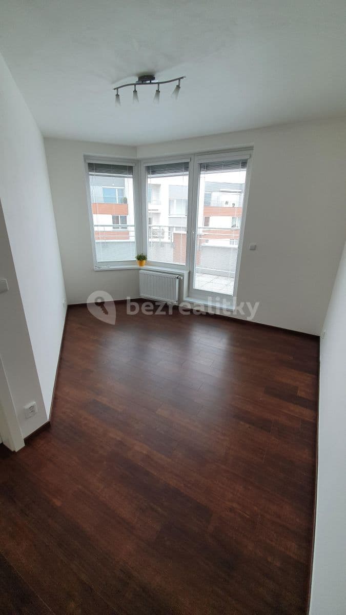 3 bedroom with open-plan kitchen flat to rent, 172 m², Milotická, Prague, Prague 3 bedroom with open-plan kitchen flat to rent, 172 m², Milotická, Prague, Prague