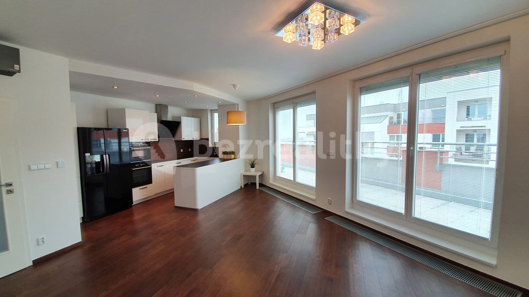 3 bedroom with open-plan kitchen flat to rent, 172 m², Milotická, Prague, Prague 3 bedroom with open-plan kitchen flat to rent, 172 m², Milotická, Prague, Prague