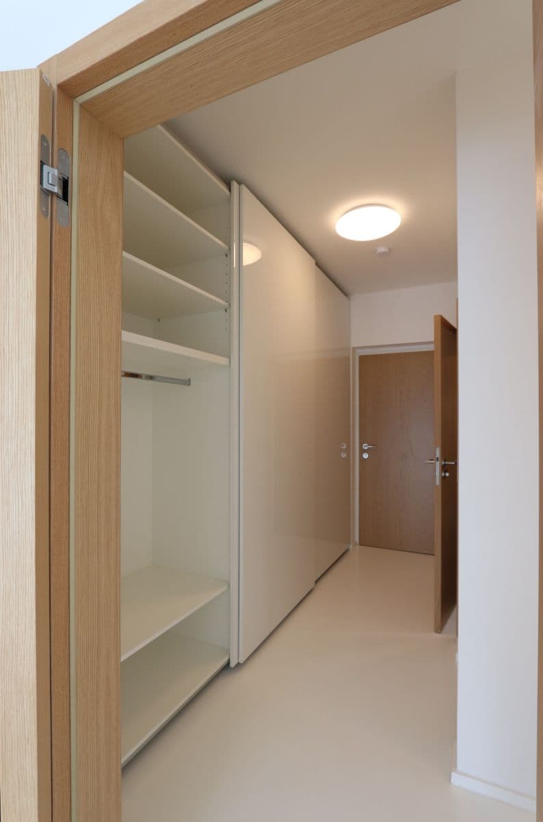 2 bedroom with open-plan kitchen flat to rent, 74 m², Ve Střešovičkách, Prague, Prague 2 bedroom with open-plan kitchen flat to rent, 74 m², Ve Střešovičkách, Prague, Prague