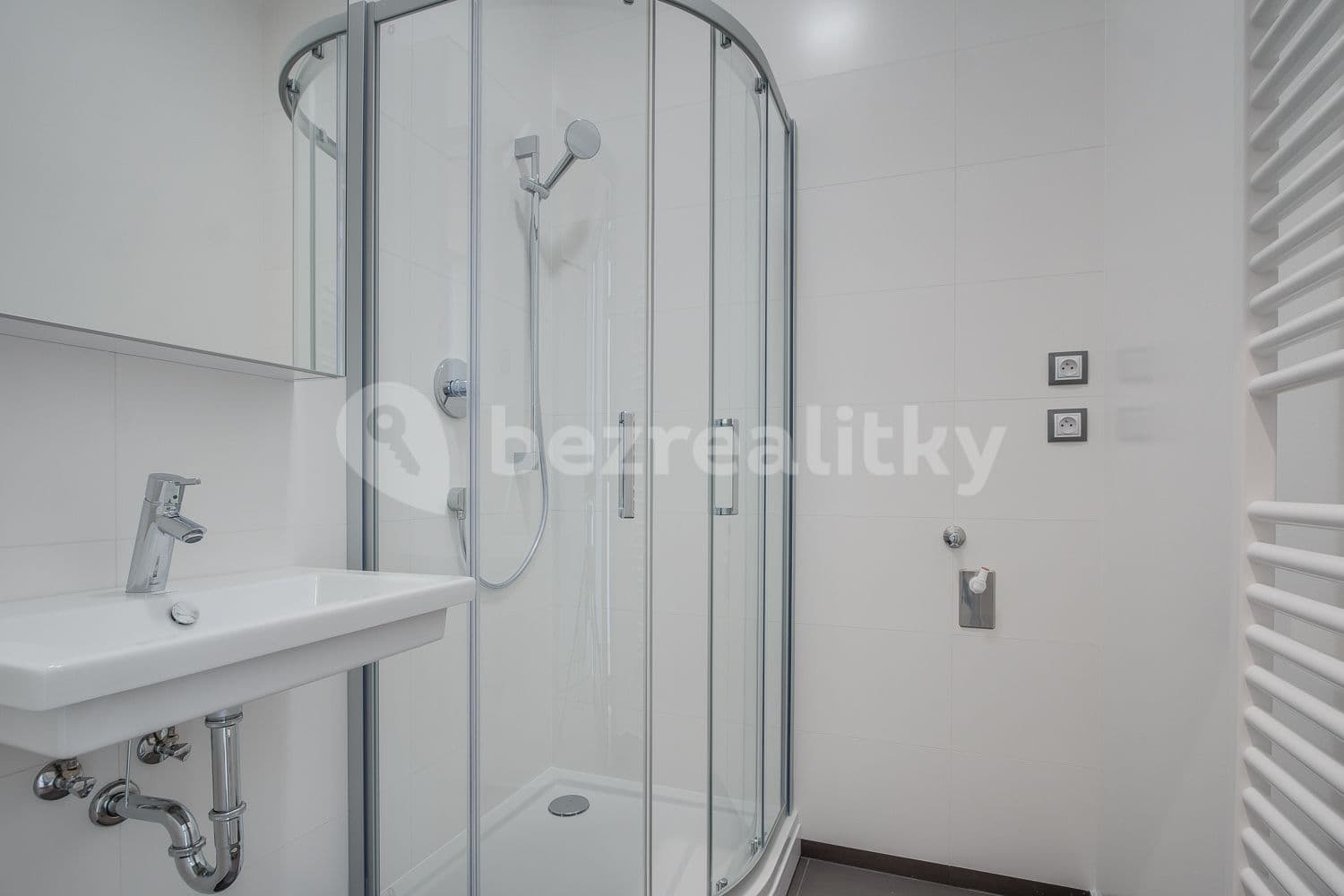 1 bedroom with open-plan kitchen flat to rent, 42 m², Podplukovníka Sochora, Prague, Prague 1 bedroom with open-plan kitchen flat to rent, 42 m², Podplukovníka Sochora, Prague, Prague